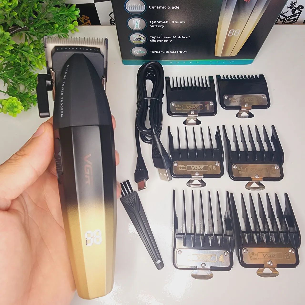 Máquina de Cortar Cabelo Profissional VGR V-003 Com Ajuste de Velocidade - Foto 3