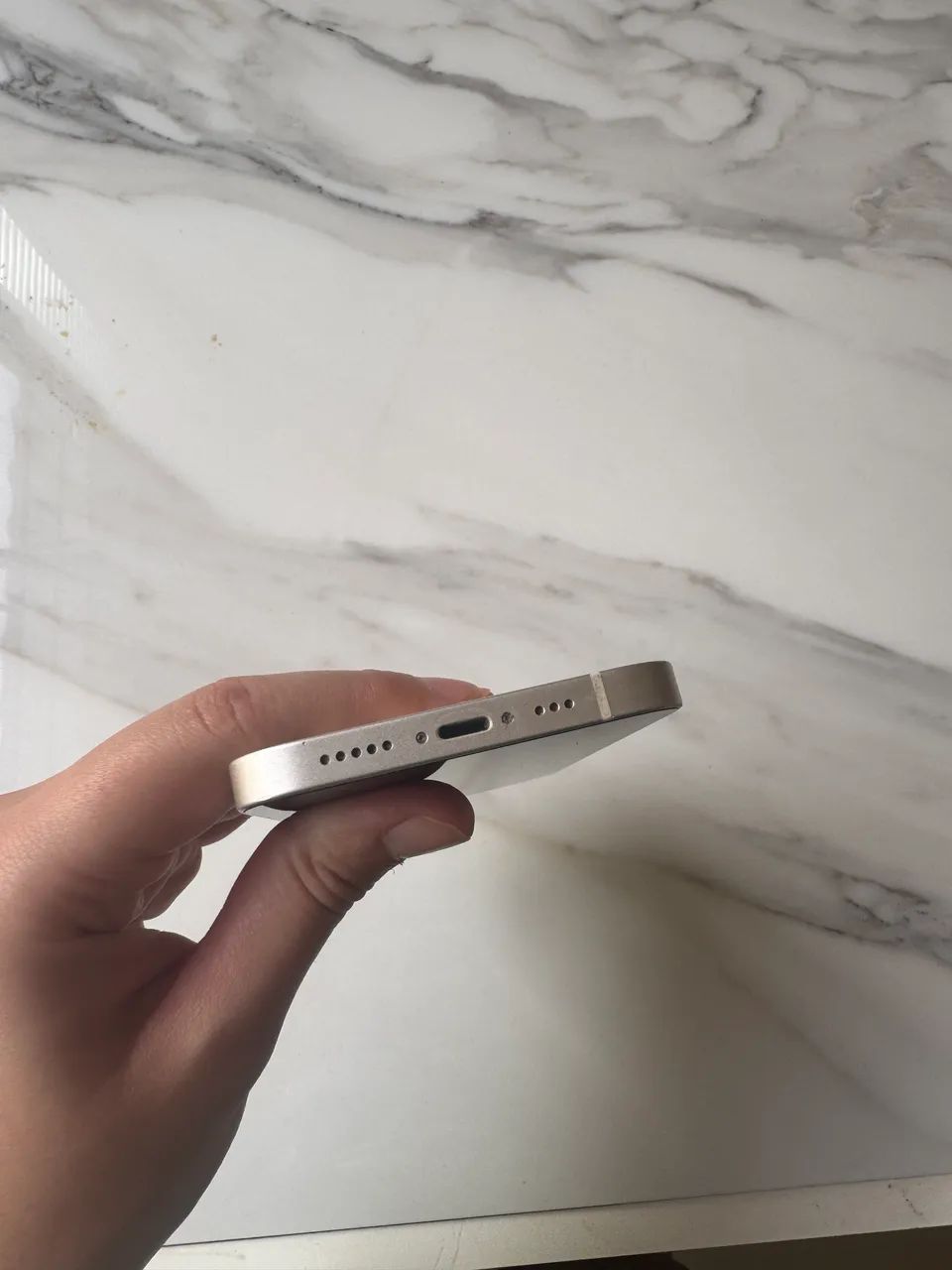 Iphone 13 25664315885191938123