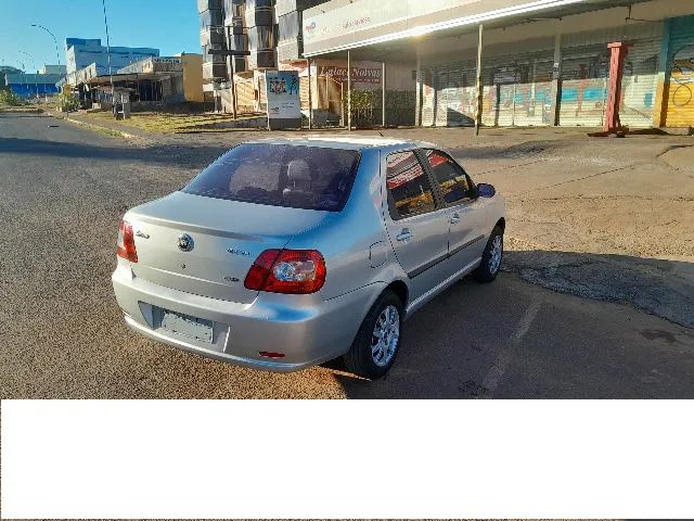 Fiat Siena HLX 1.8 ano 2007 em excelente estado, Troco por carro mais novo. - Foto 2