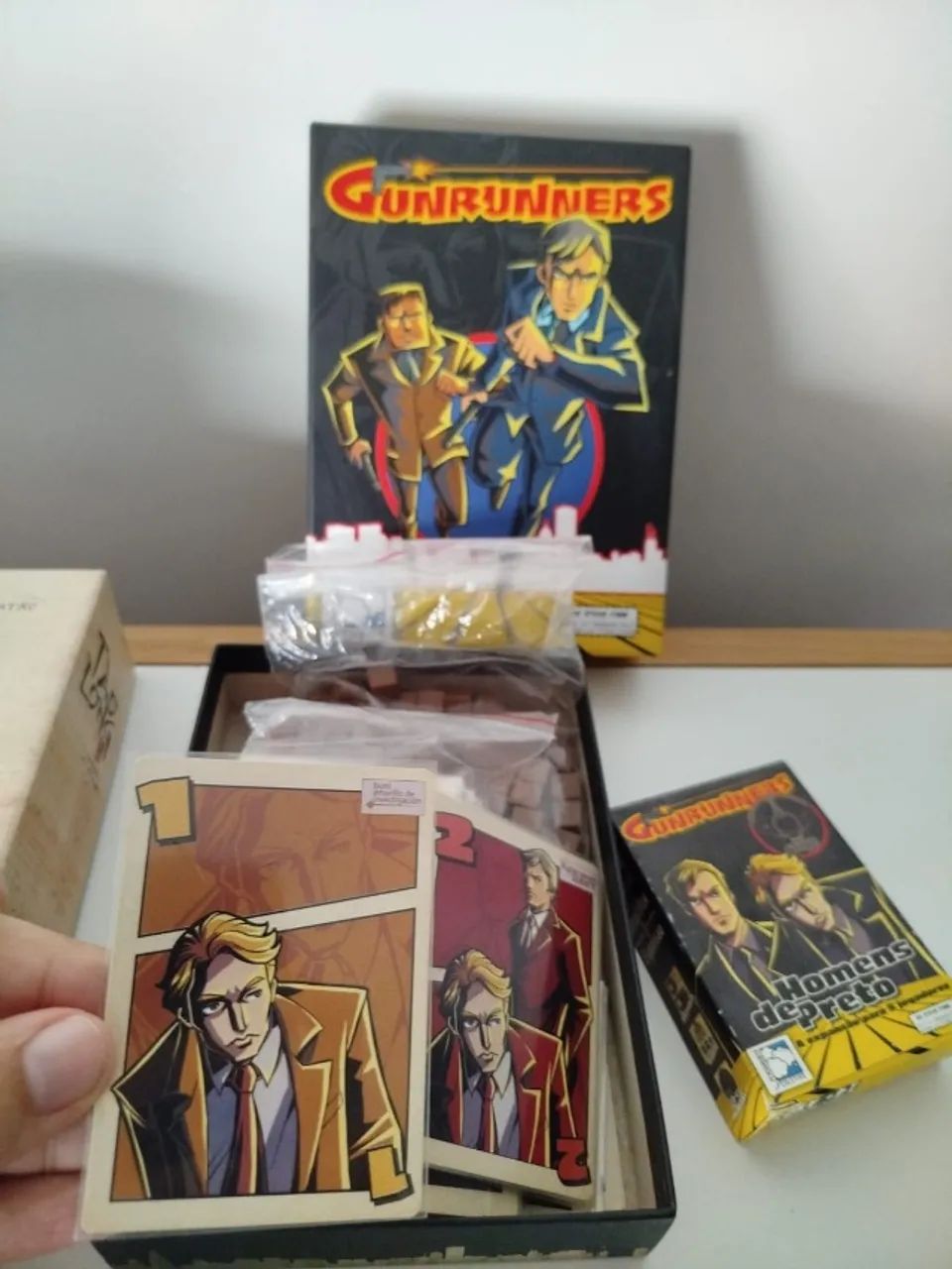 Gunrunners + Exp Homens de Preto