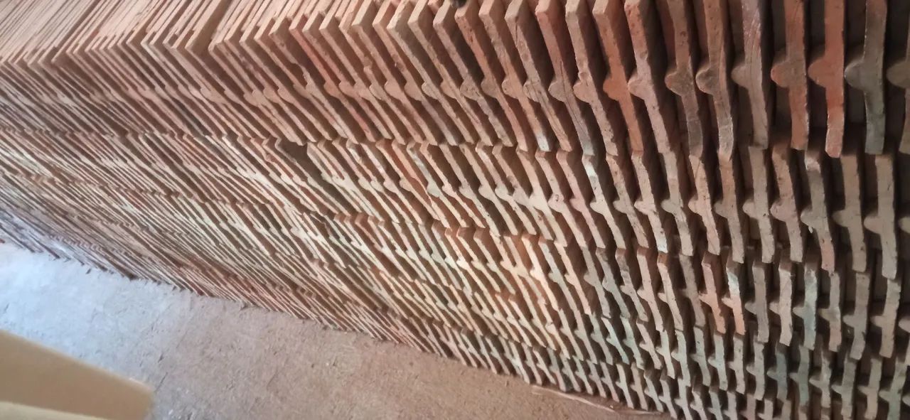 Vendo telhas comum,  por  1,50 reais cada. - Foto 4