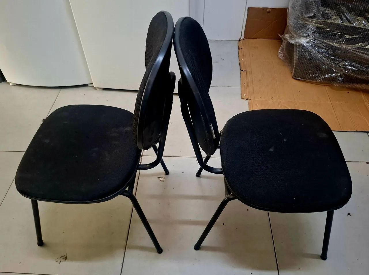  2 Cadeiras de Escritório - Conforto e Design  - Par - Otimo Estado  - Foto 5