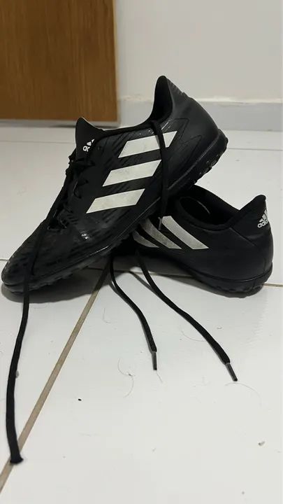 Chuteira Adidas Preto - Tamanho 40
