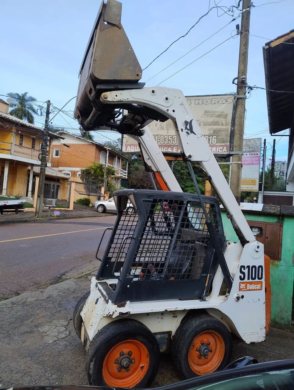 Mini Carregadeira Bobcat S100