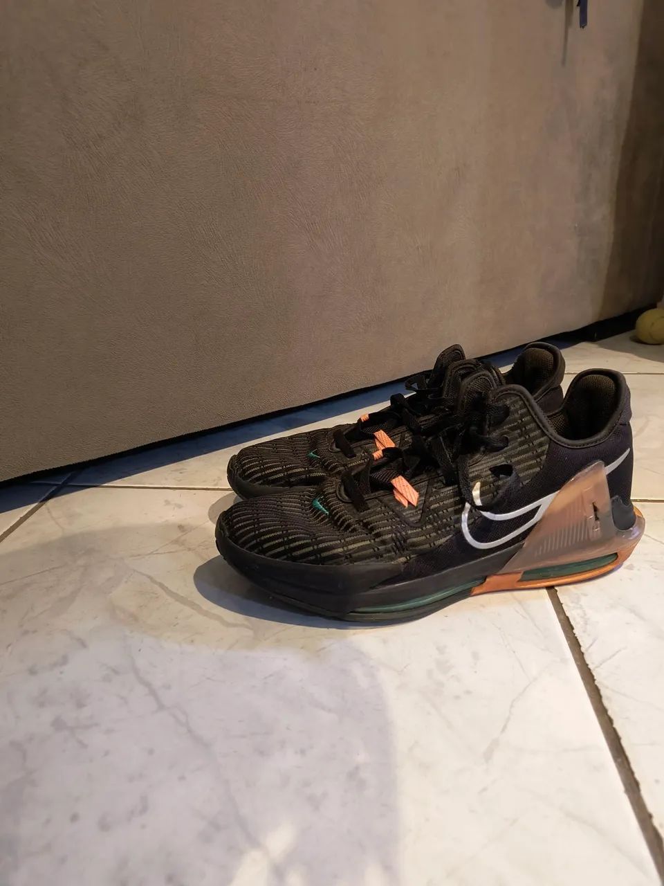 Tênis de basquete LeBron witness 6(TAMANHO 46)