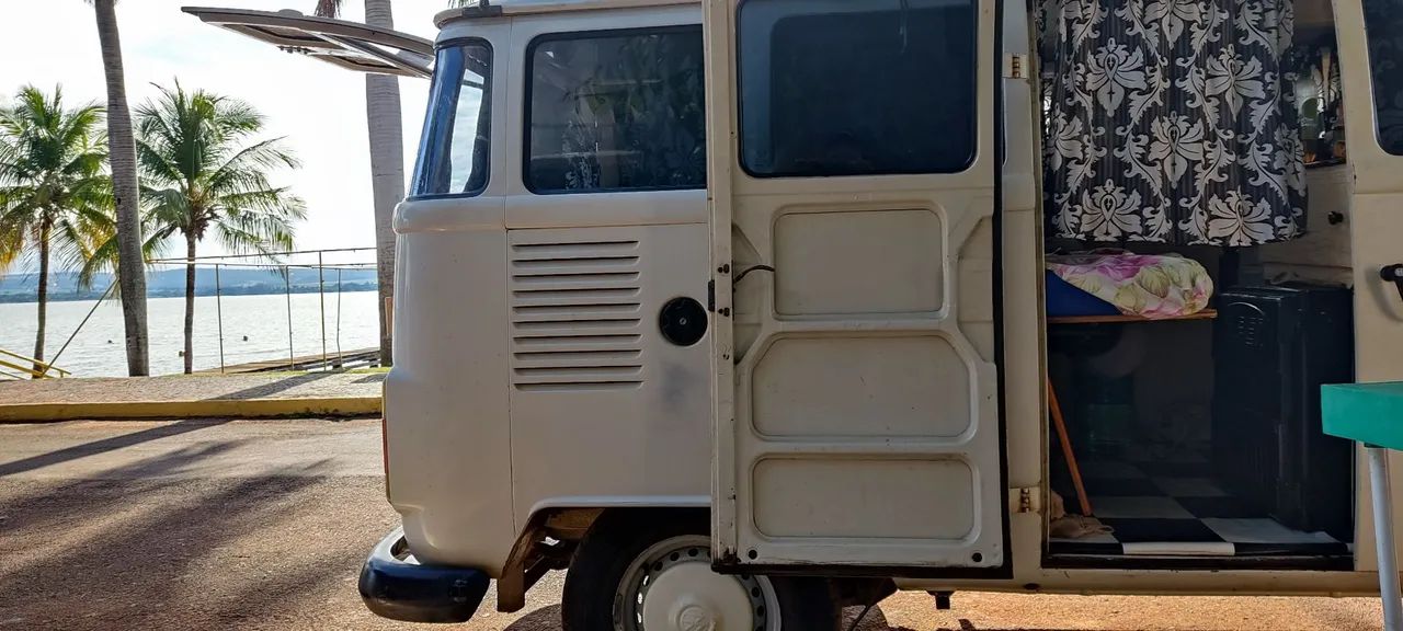 Volkswagen Kombi Standard/ Luxo/ Serie Prata 1987