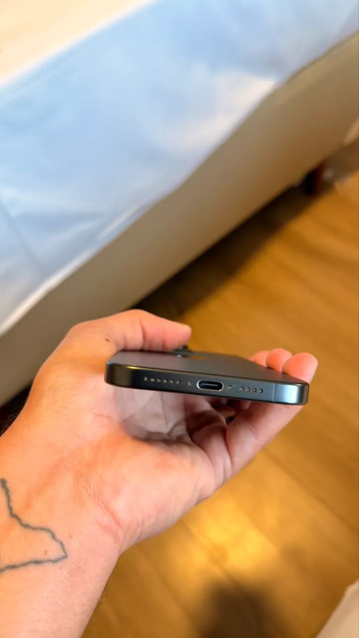 iPhone  15 pro Max - Foto 3