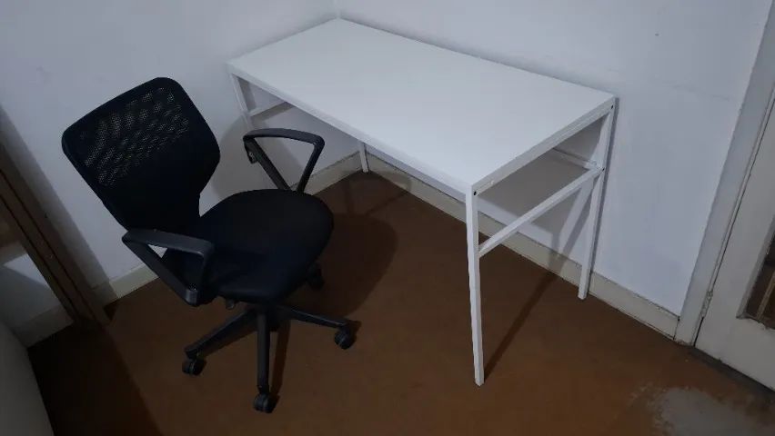 Mesa com cadeira Giratória