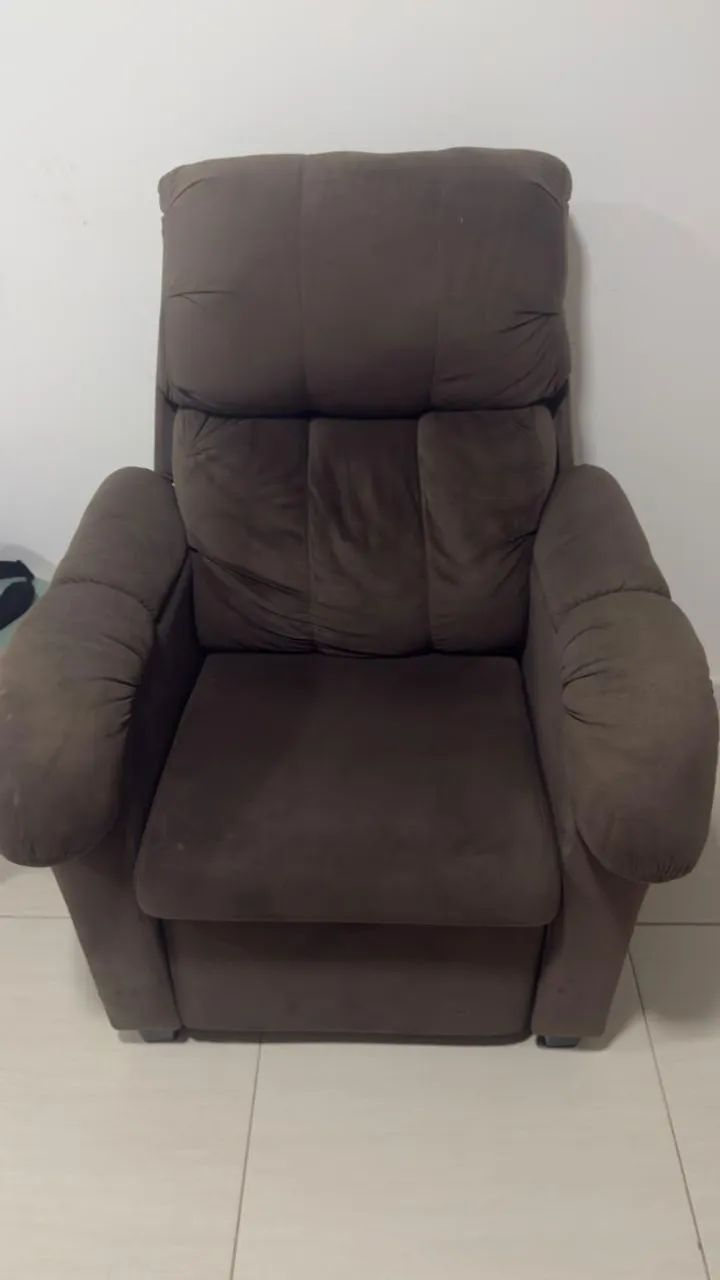 **Título:** Poltrona Reclinável Confortável - R$ 400,00 - Foto 5