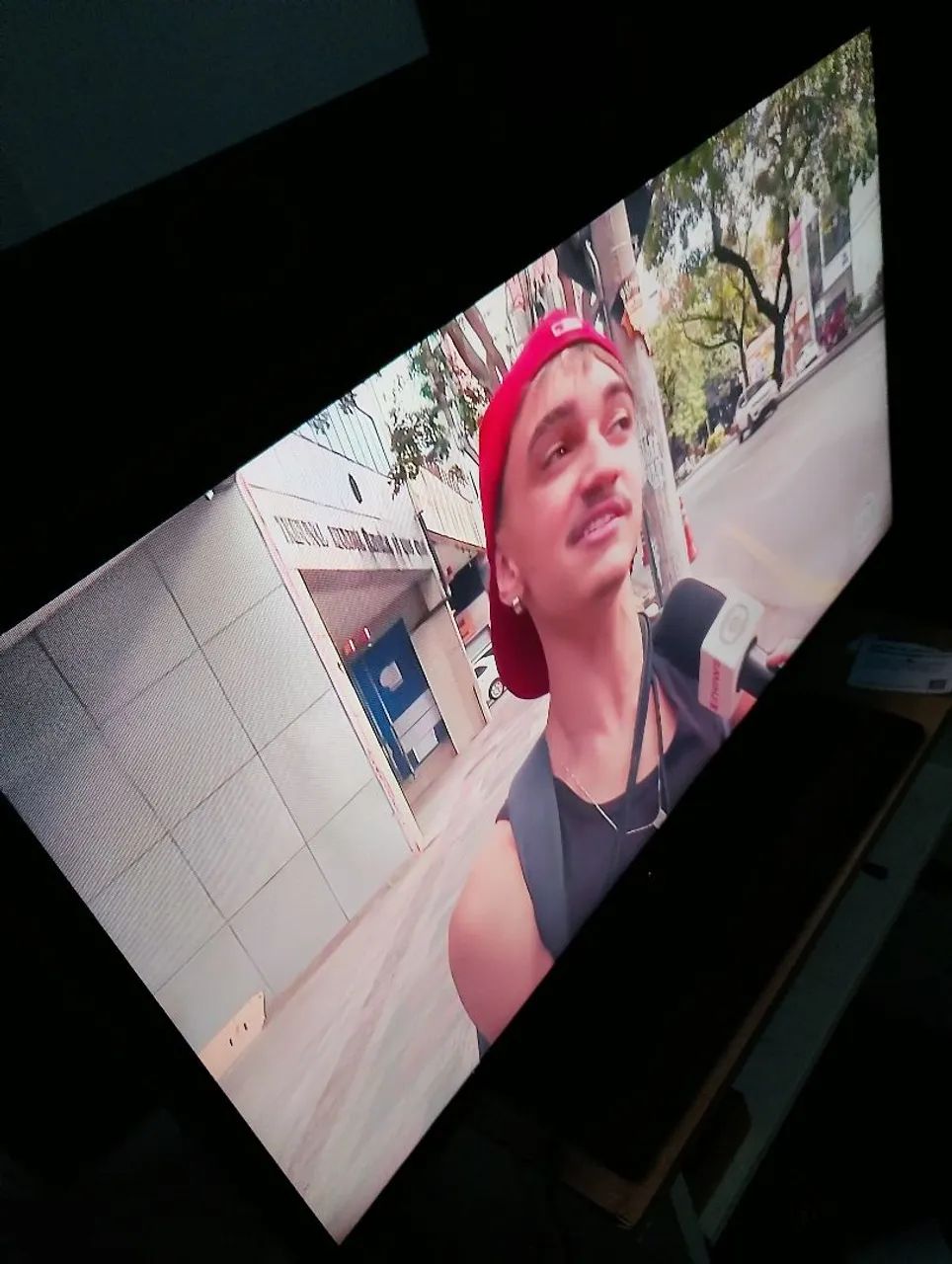 Tv 32 polegadas ótimo estado funciona perfeitamente não e esmart conversor digital  - Foto 3