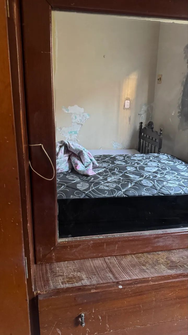 Guarda roupa de madeira  - Foto 3
