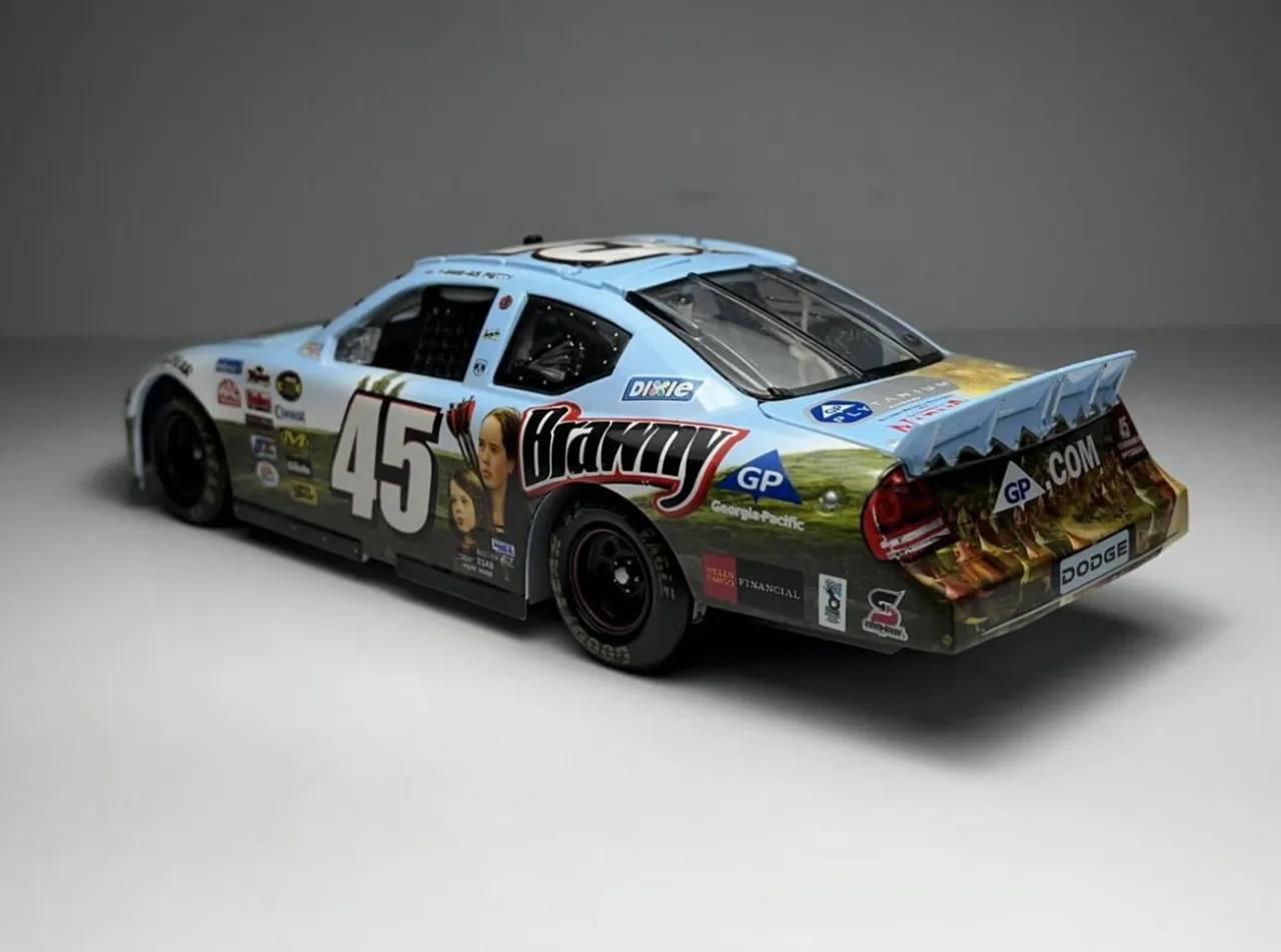 Miniatura Monster Energy NASCAR Cup Series Ford Fusion/Kevin
