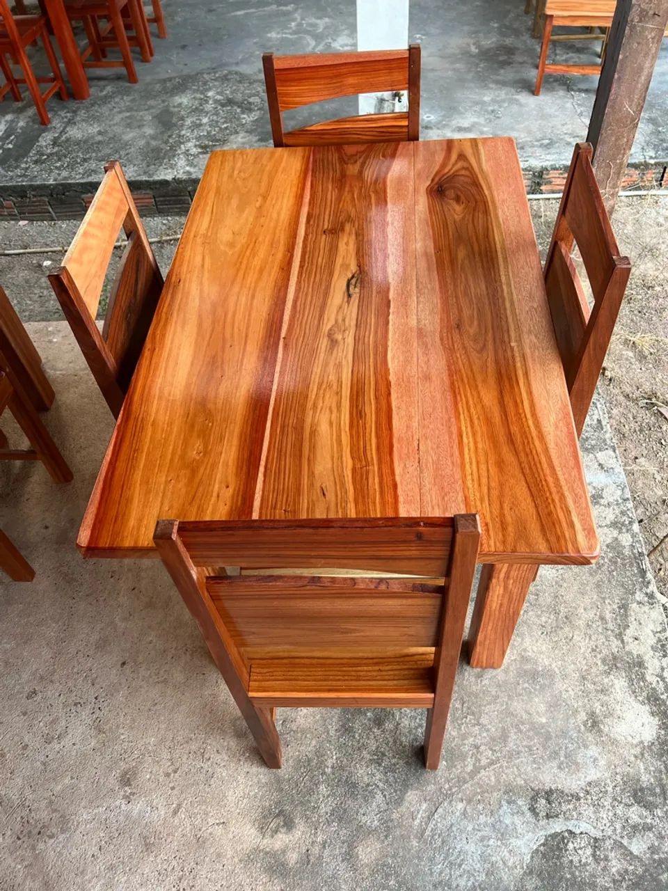 Mesa com 4 cadeiras nova - Foto 3