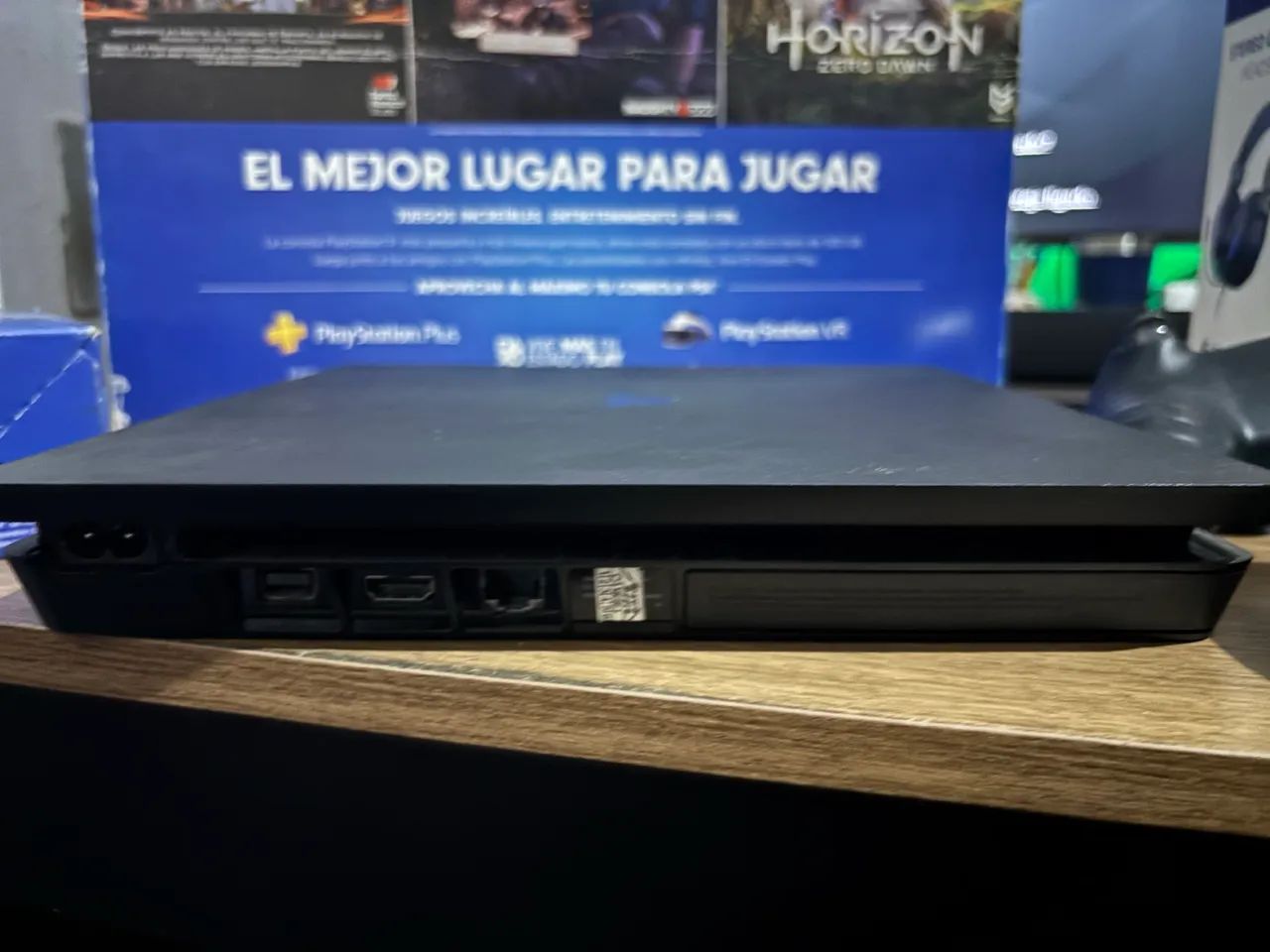 PS4 Completo em perfeito estado 3 controles e jogos - Foto 5