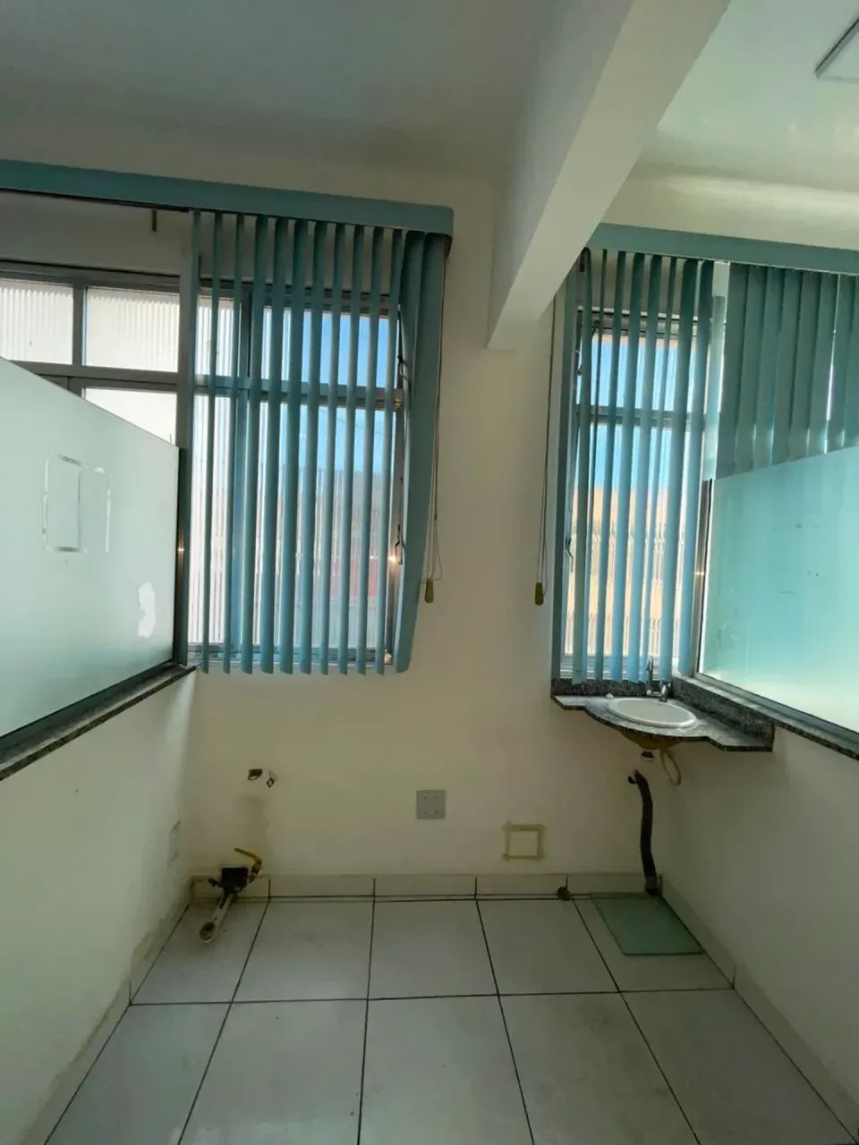 Sala Comercial c/ recepção, copa e banheiro em Alcântara | São Gonçalo - Foto 5
