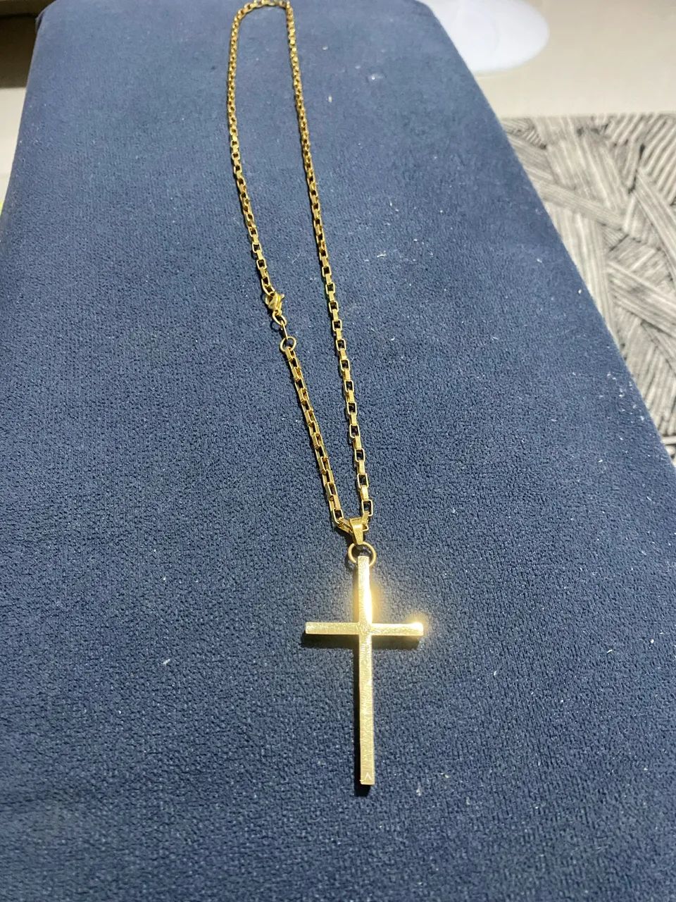Cordão dourado masculino