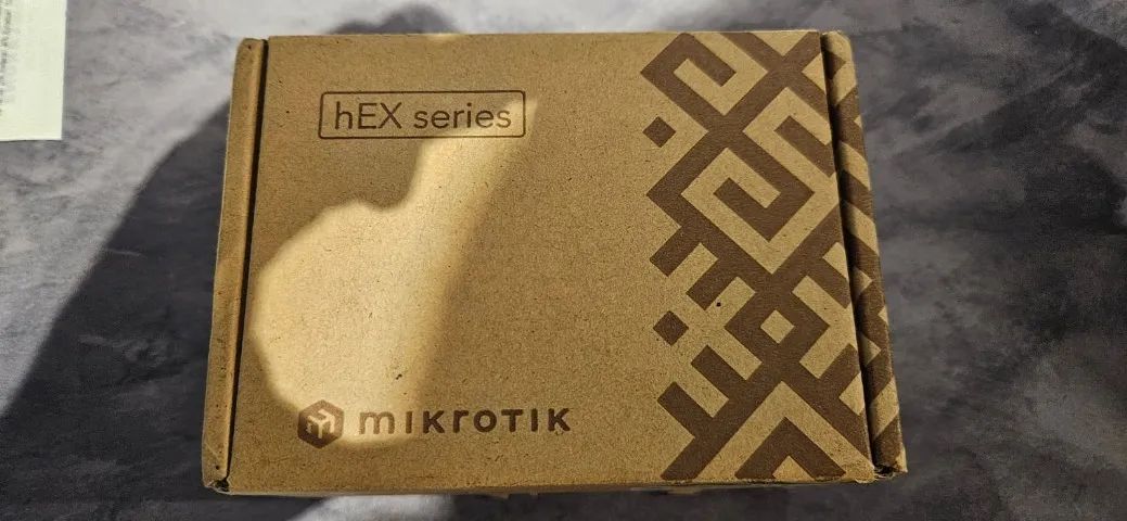Roteador MikroTik RouterBOARD hEX RB750Gr3 - Foto 3