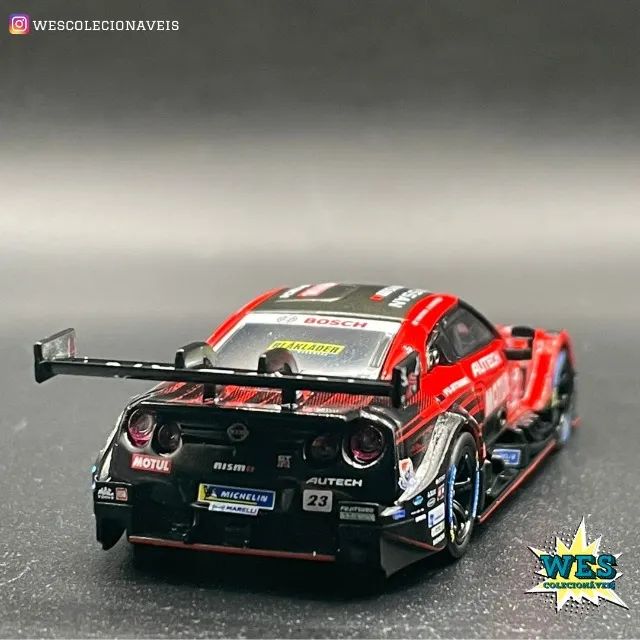 MiniGT Nissan GT-R Nismo #23 (R35) - c/ Caixa - Hobbies e coleções