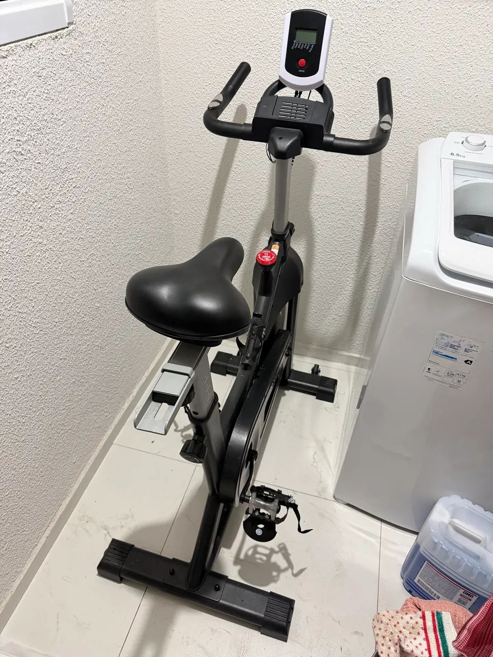 Bicicleta ergométrica 1 ano de uso  - Foto 2
