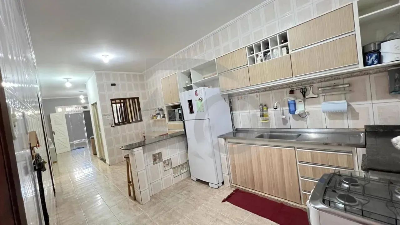 Prédio Comercial no Bairro Novo Paraiso - 168m², 4 Quartos