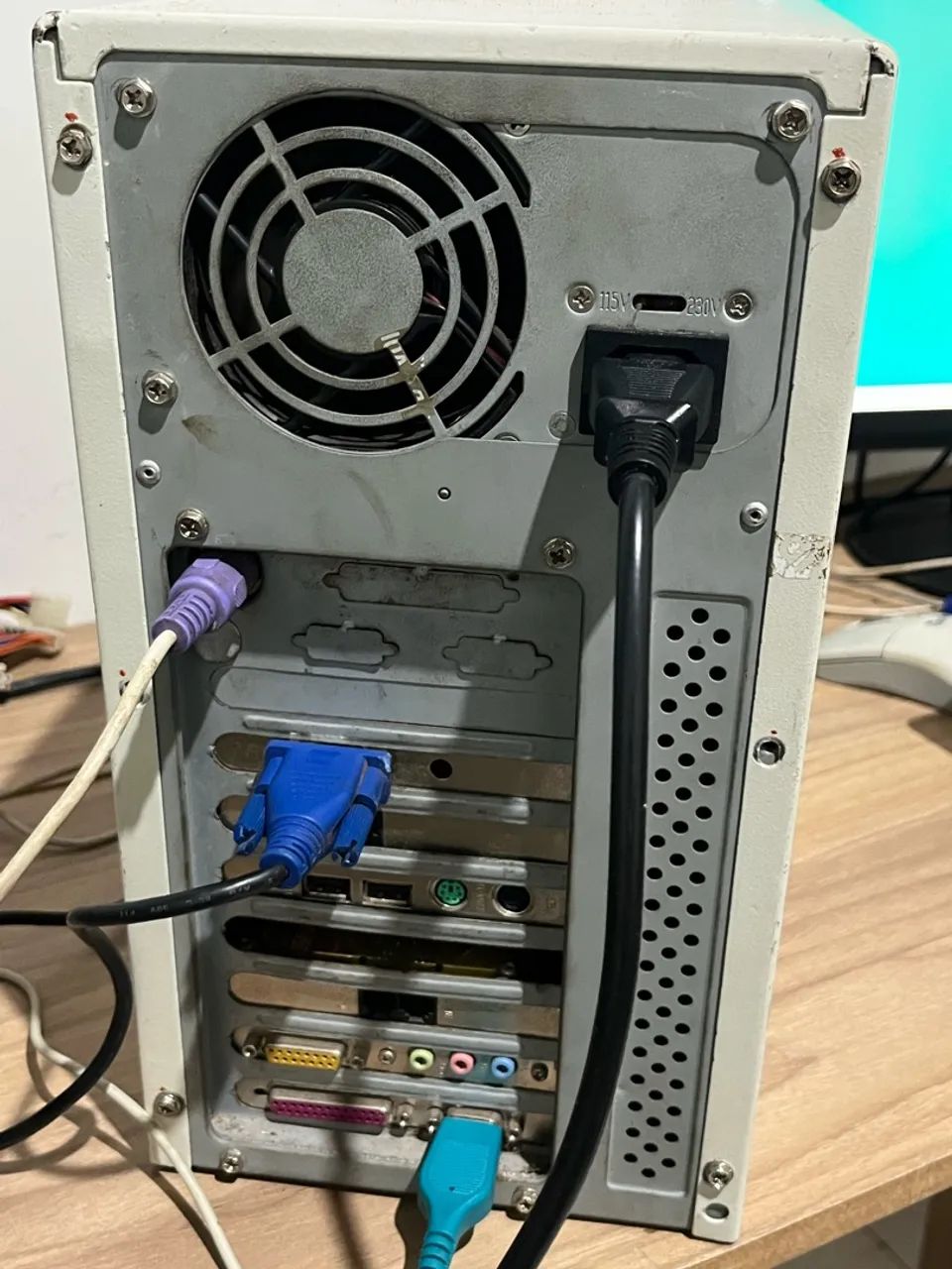 Lindo Gabinete CPU K6 2 450 Mhz, PC retrô - Foto 3