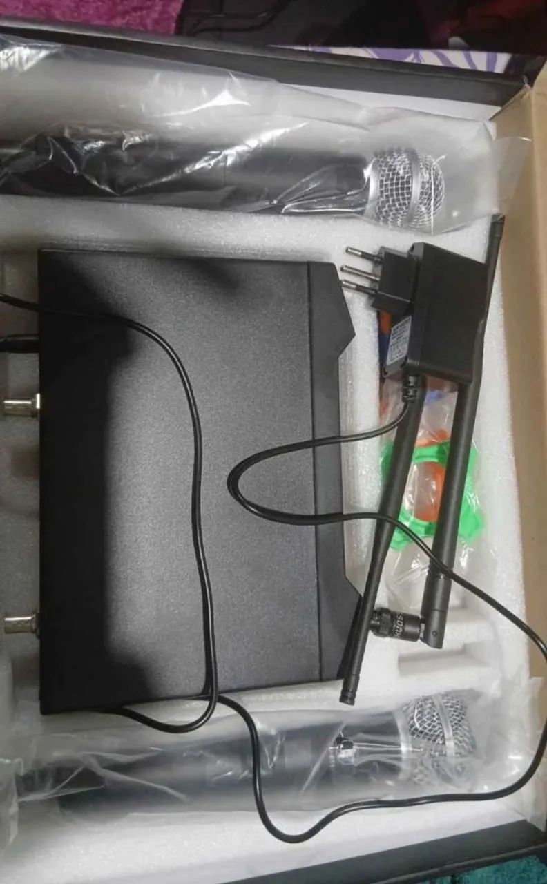 Caixa de som nova potente e tripé com microfone sem fio  - Foto 4
