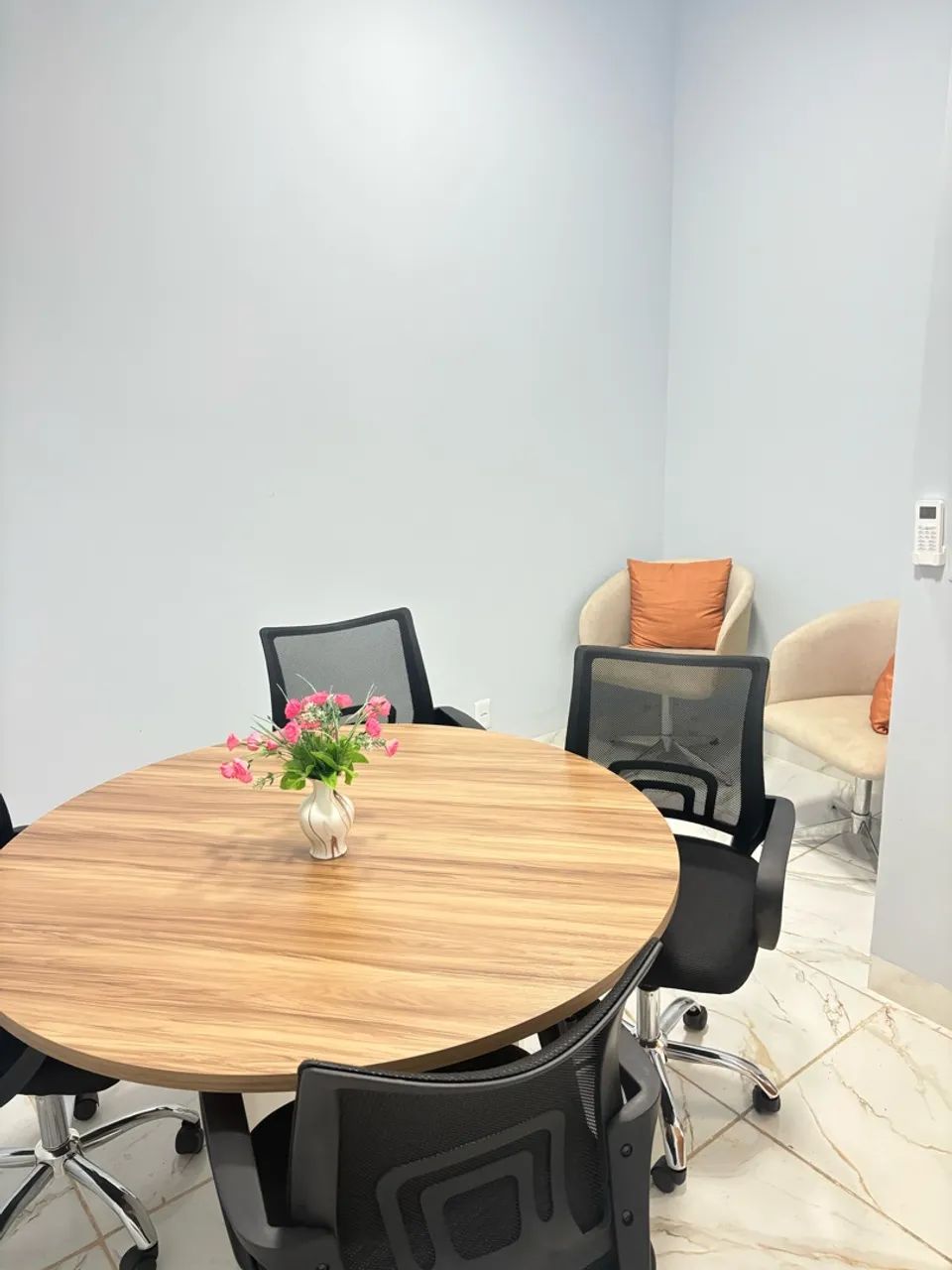 SALA MOBILIADA PARA LOCAÇÃO EM LUZIMANGUES! - Foto 3
