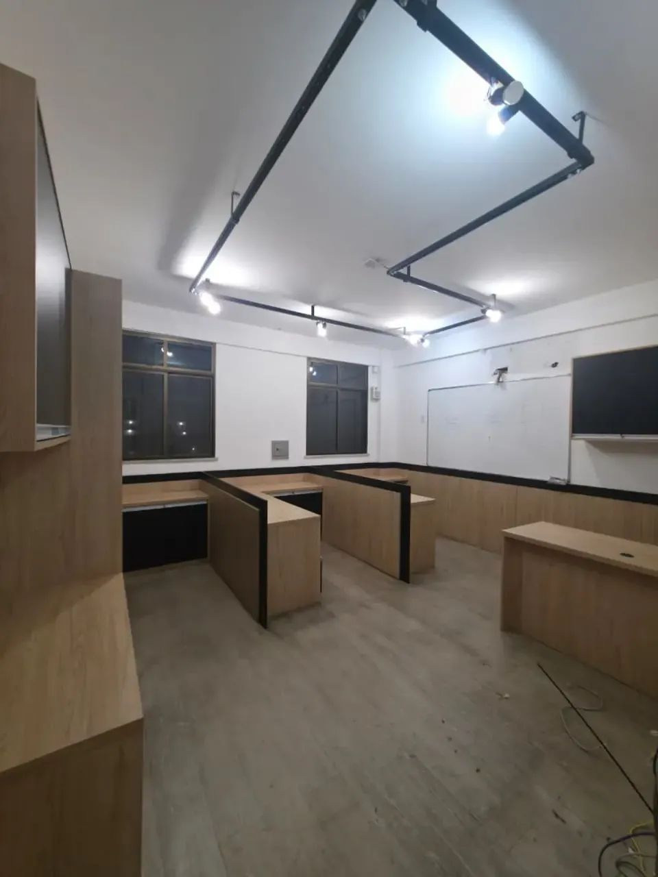 AVENIDA SILVES, ALUGO PONTO COMERCIAL NA PRINCIPAL COM 550M2