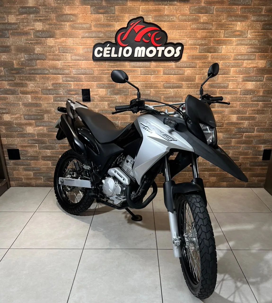 XRE 300 ABS PRETA 2017/2017 - Foto 2