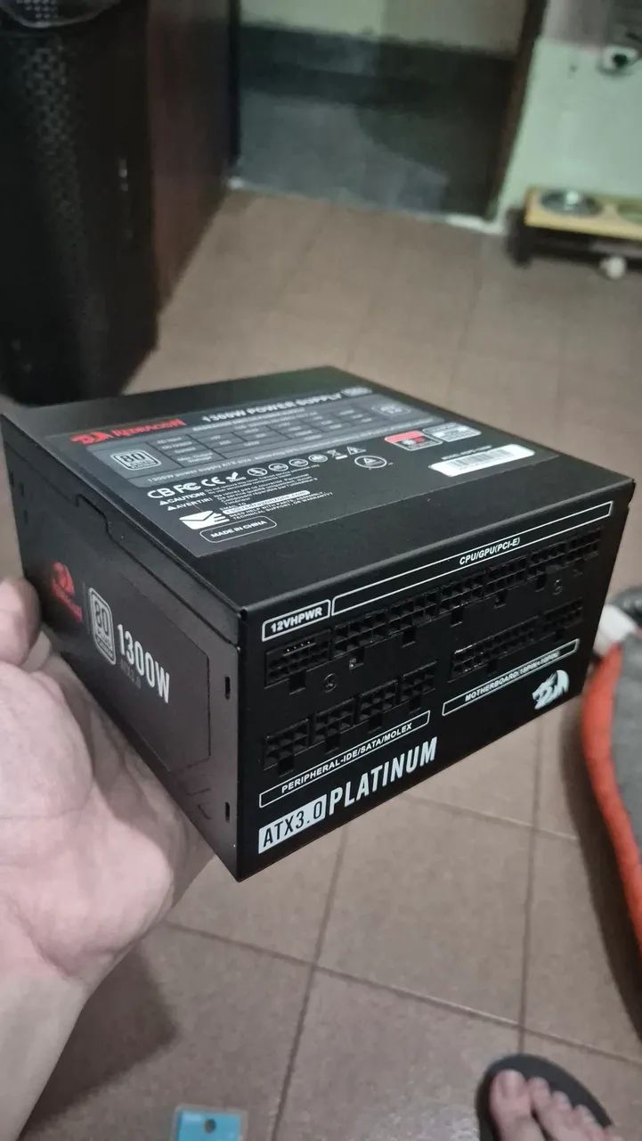 Fonte Gamer 1300W 80 Plus Platinum