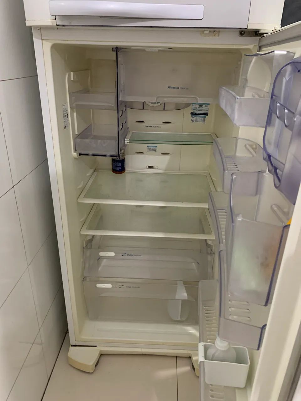 Geladeira Eletrolux em perfeito estado - Foto 3