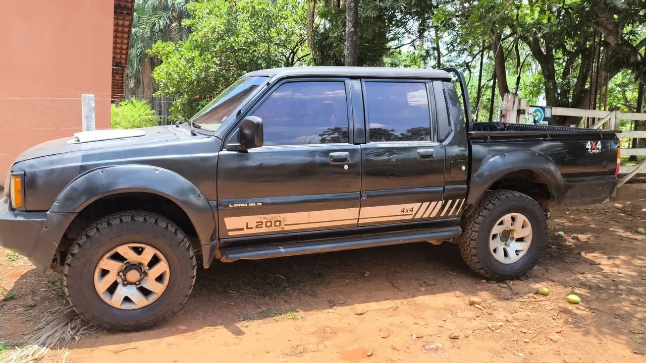 Mitsubishi L200 GLS 2.5 4X4 CD Diesel 2005