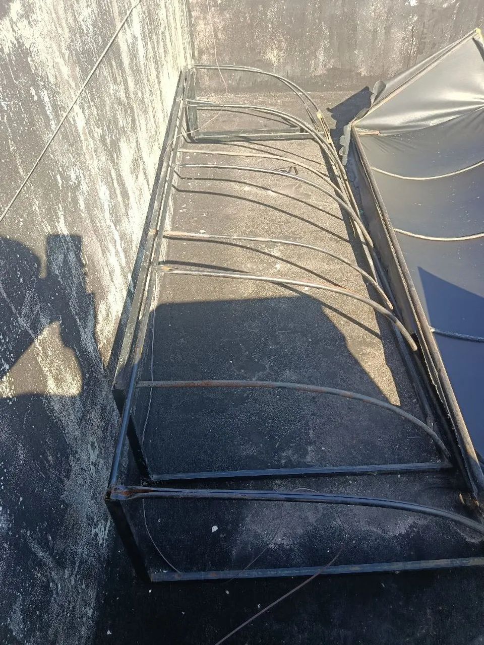 Armação de ferro para toldo - Foto 2