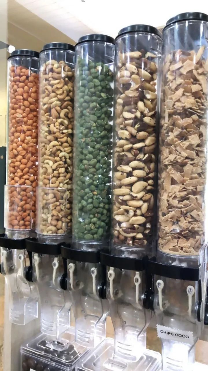 Dispenser para alimentos e balcão prateleira
