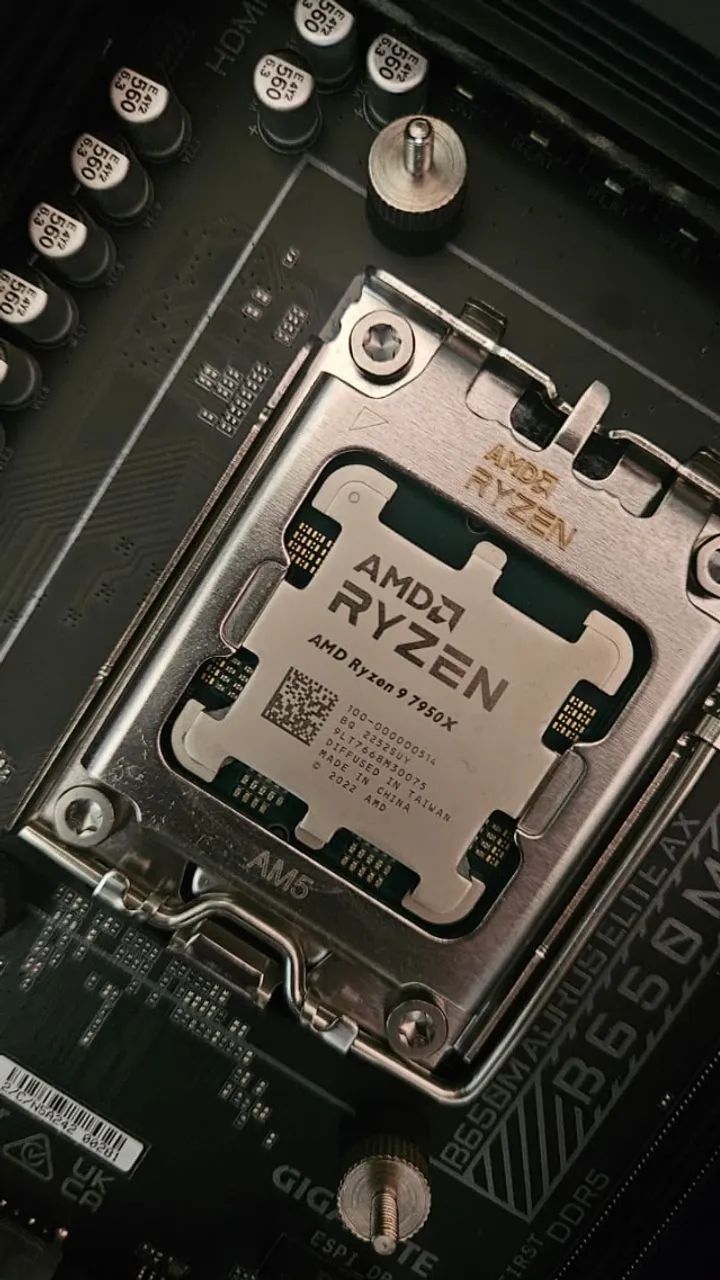PROCESSADOR AMD RYZEN 9 7950X SEM CAIXA - IMPECÁVEL