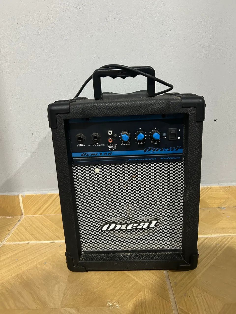  Caixa amplificadora oneal 