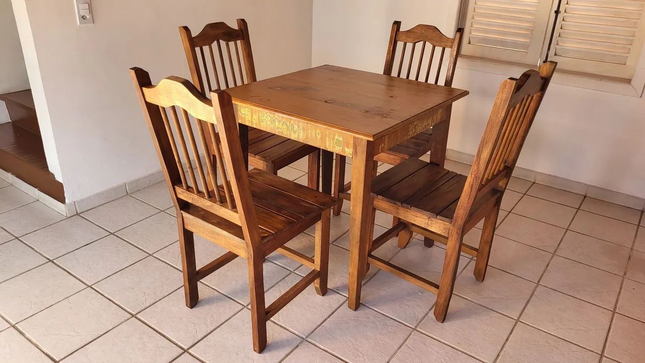 Jogo de Mesa com 4 Cadeiras - Madeira de Demolição - Foto 2