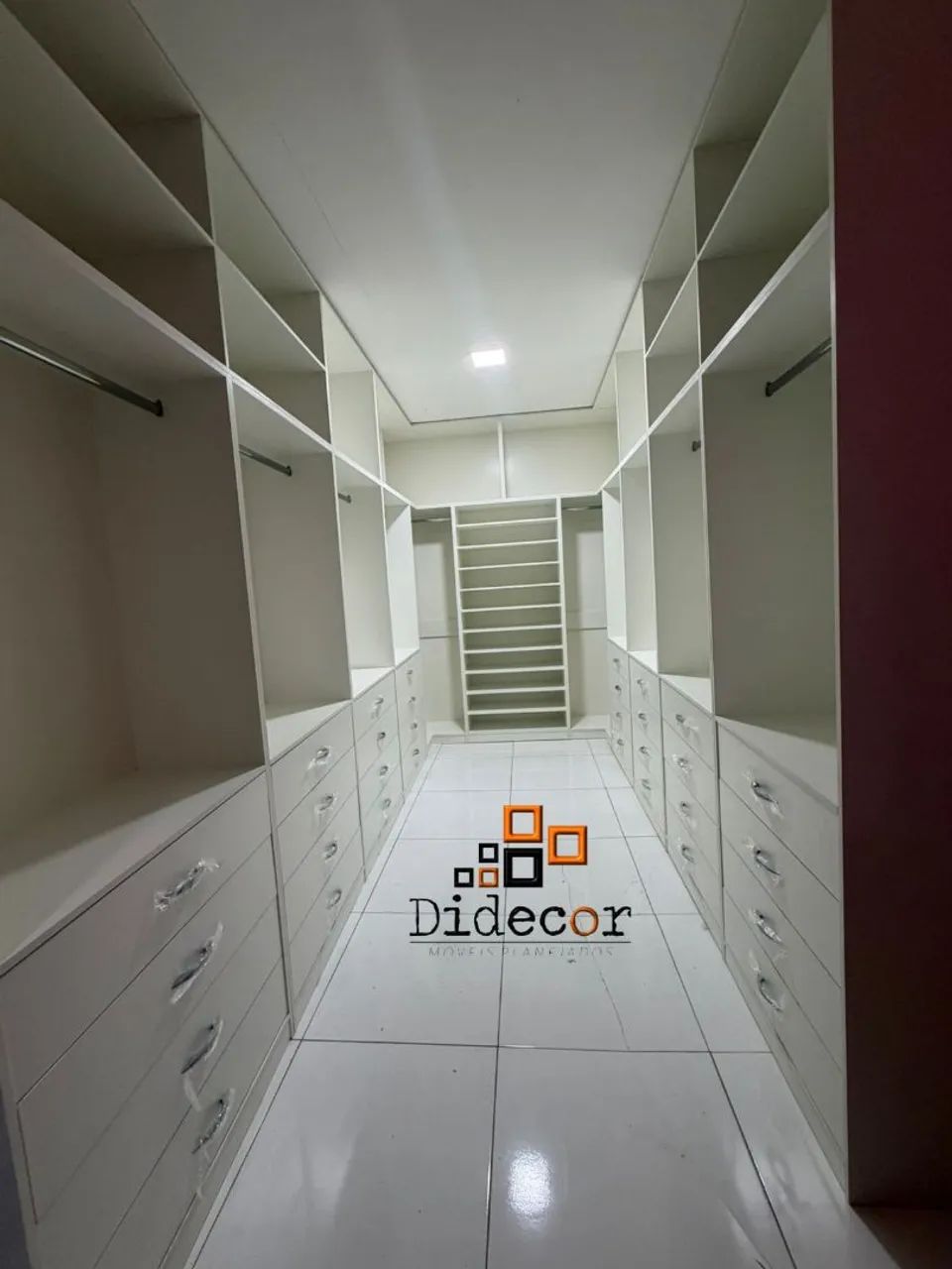 Closet 32 gavetas 