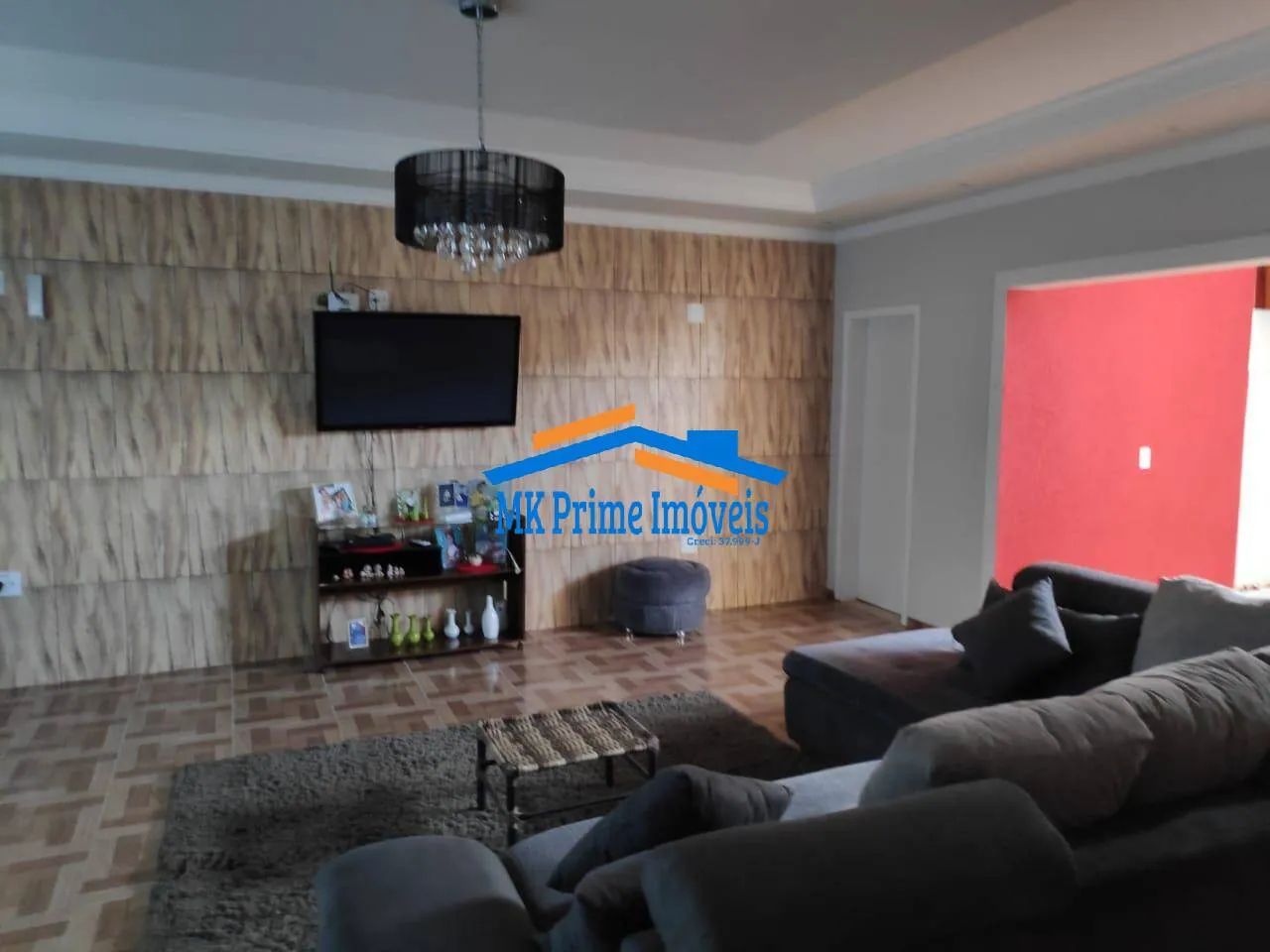 Chácara Completa com 1.360m², Área de Lazer e Garagem para 15 Carros. - Foto 2