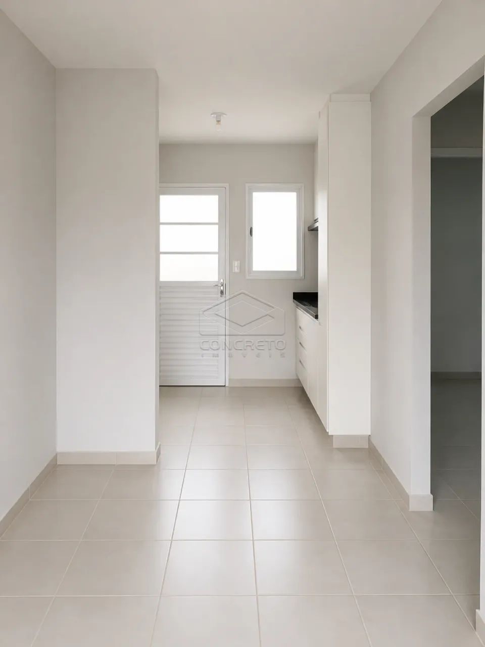 CASA AMPLA COM 2 DORMITÓRIOS - EM LOCALIZAÇÃO PRIVILEGIADA