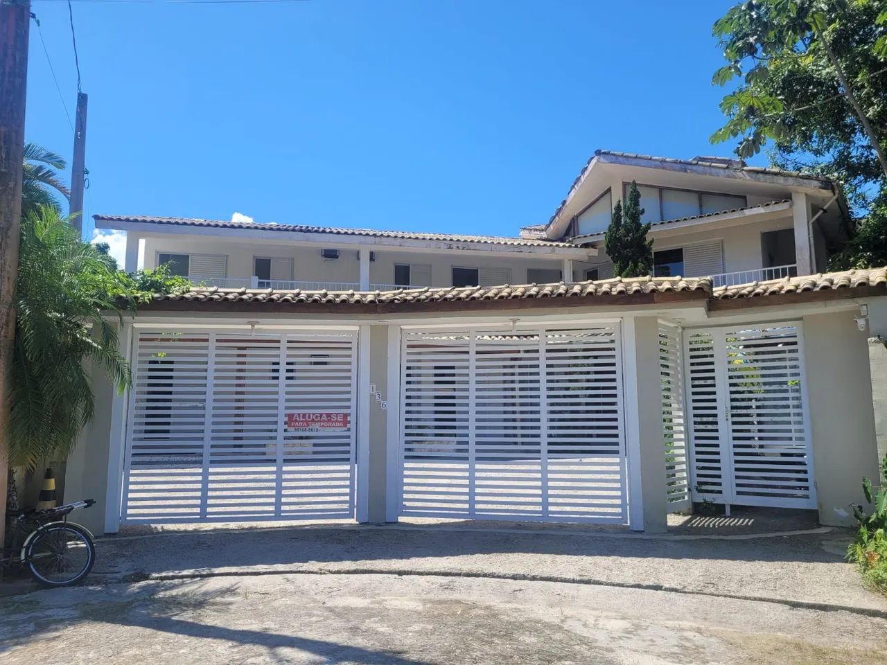 Casa com 8 suites- 150 mts da praia 