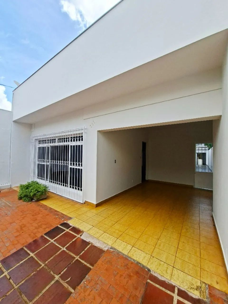 Casa ampla, iluminada e arejada no bairro Estados Unidos 