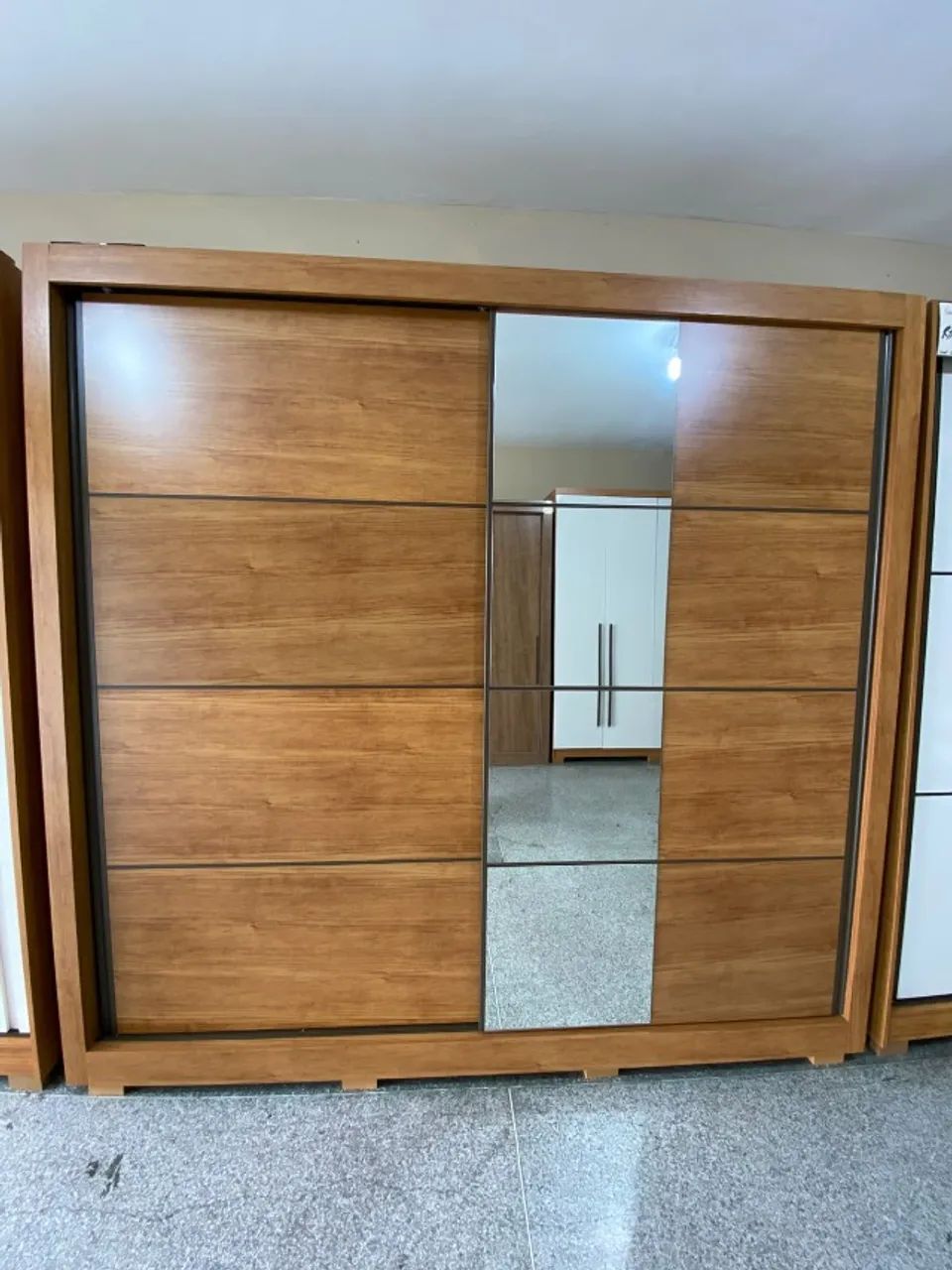 GUARDA ROPAS CASAL COM ESPELHO GRANDE