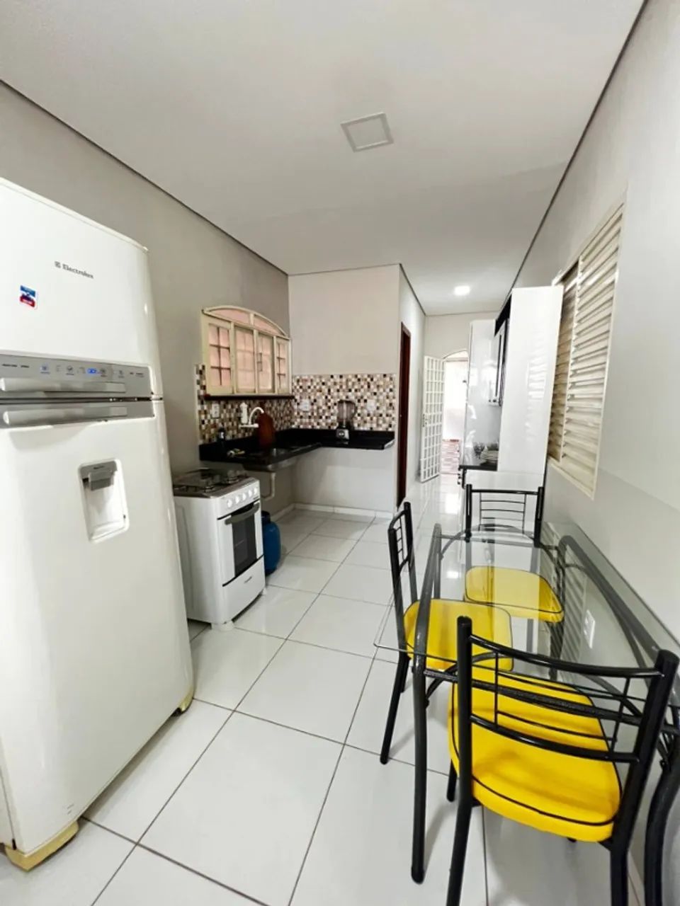 ALUGA-SE APARTAMENTO MOBILIADO - Foto 3