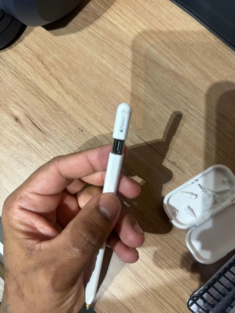 Apple Pencil USB-C original Apple, modelo A3085. - Foto 2