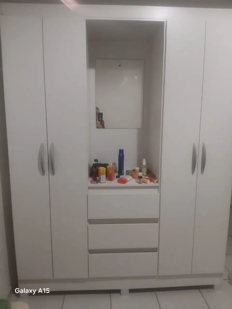 Guarda roupa 4 porta e 3 gavetas