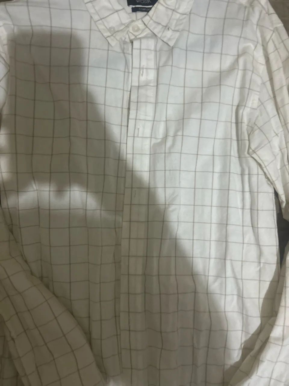 camiseta manga monga, branca. quadriculada. Nova. - Foto 3