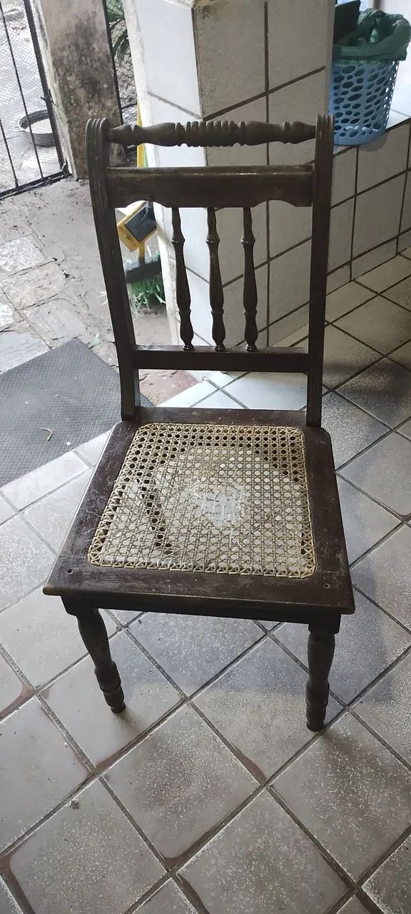 Vendo 6 cadeiras colônias 