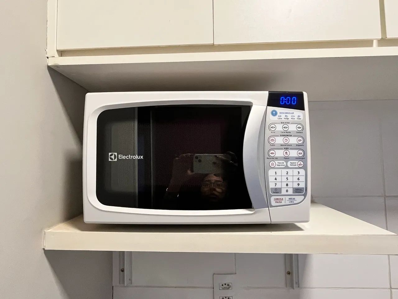 Micro-ondas Electrolux Branco - Funcionando Perfeitamente - Foto 2