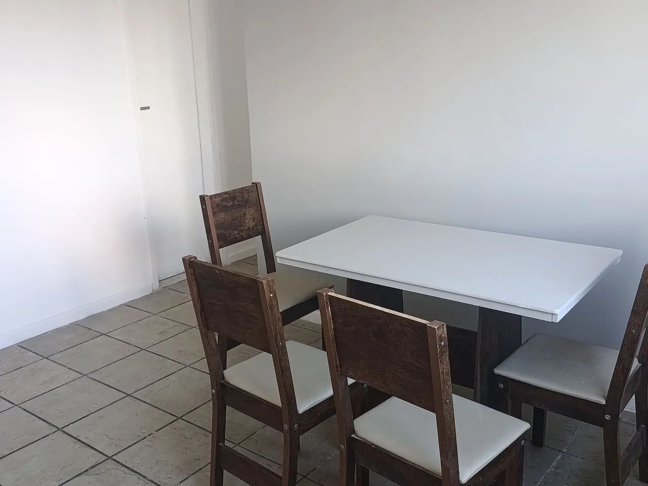 mesa 4 cadeiras